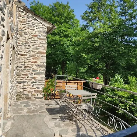 Holiday home Le P'tit Nid De Riouffreyt Le Pertuis